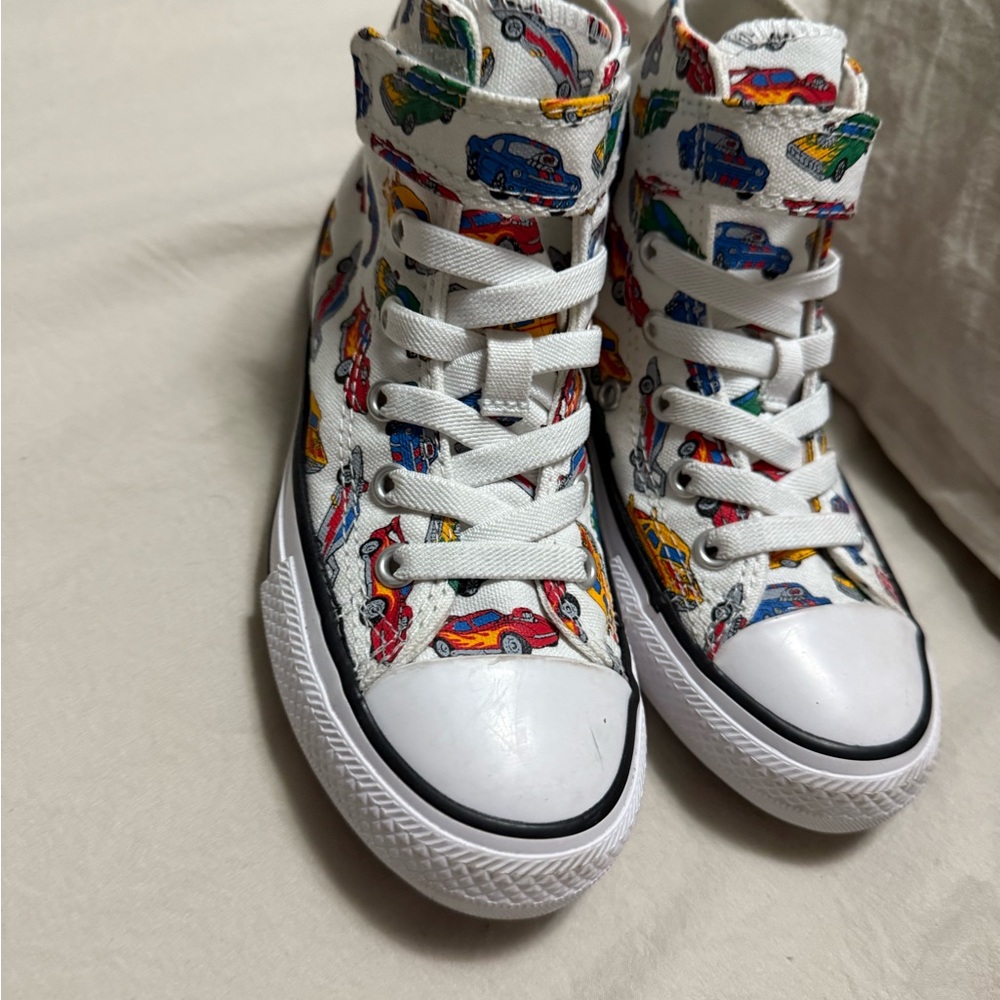 Converse White High-Top Sneakers Classic Canvas Design - Picture 2 of 3
